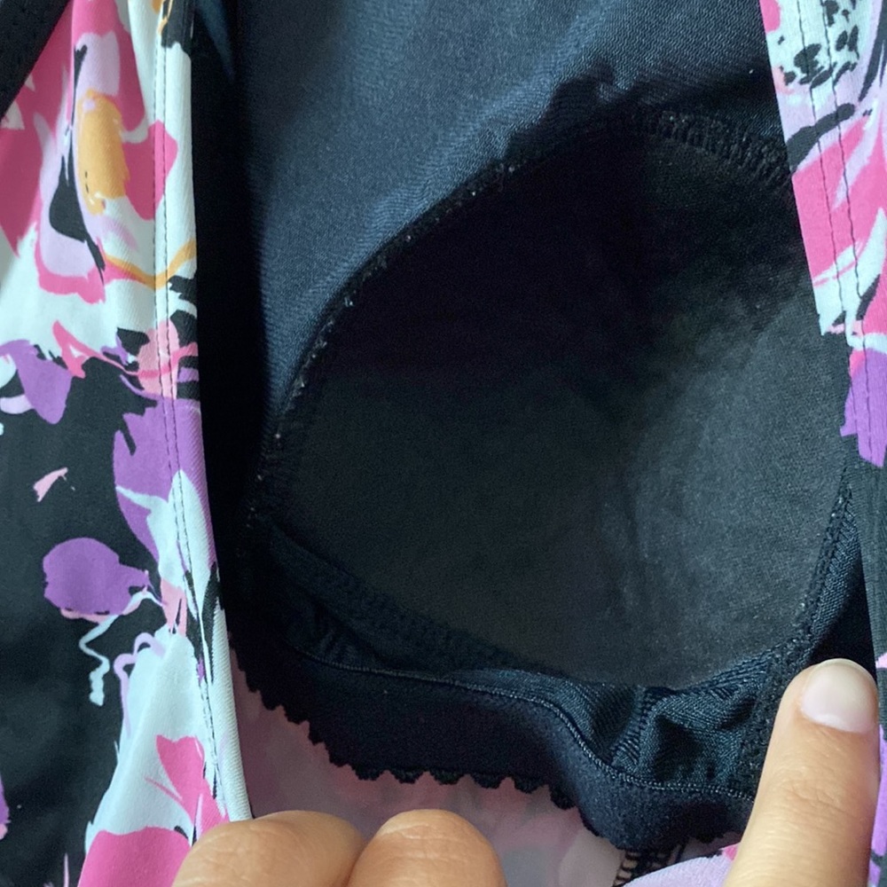 Matching bathing suit - Picture 4 of 8
